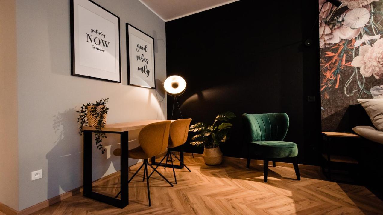 Floral Apartment Красков Екстериор снимка